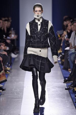 壊して再生し新たなプロモーションを提案するサカイ【2015-16秋冬ウィメンズ】