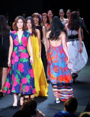 オトナの女の祭典「東京ミュゼ」開催。斎藤工、叶美香来場。麻世妙ショーも