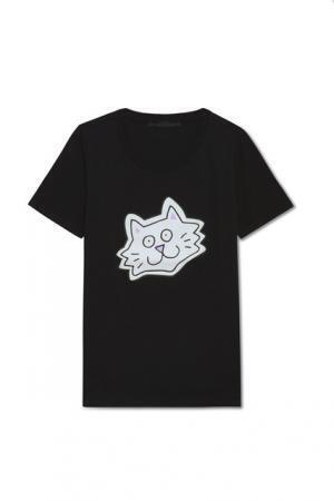 モチーフはカール・ラガーフェルド、イラストレーターのティファニー・クーパーとのコラボコレクション