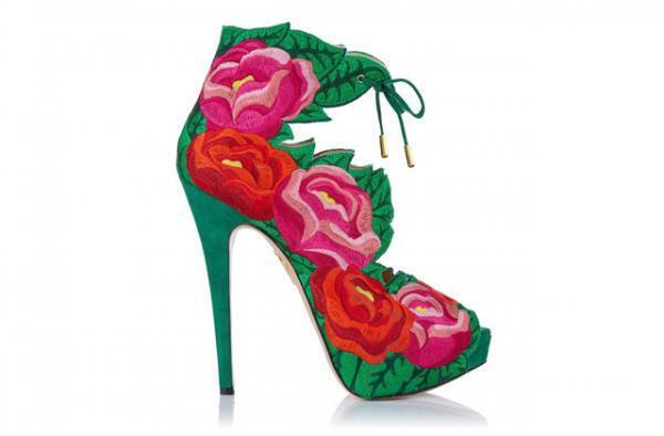 フリーダ・カーロのハイビスカスをサンダルに。シャーロットオリンピアの陽気なピンヒール【Today's item】