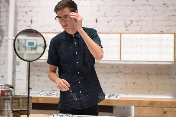 JINSが北米市場に参入、価格と加工時間で日本独自のメリット