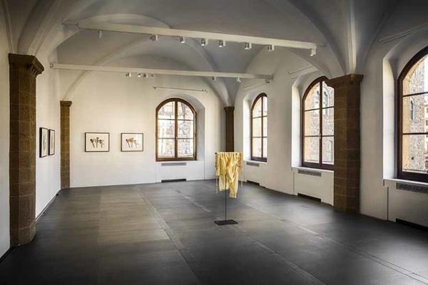 グッチミュゼオでふり返る不朽のアイコン「フローラ」の歴史。60、70年代の作品を展示