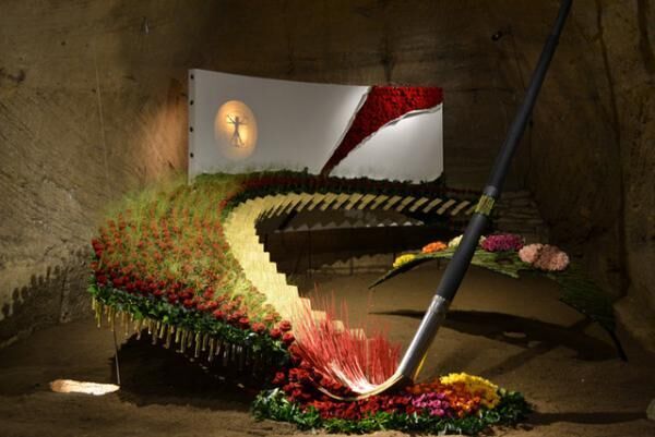 フラワーアーティストの日本代表選出 東京ミッドタウンで2m超の花インスタレーション 15年4月10日 ウーマンエキサイト 1 2