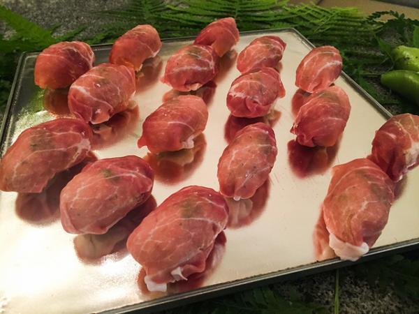 巨大時計が時を刻むヴィアバス新ショップ“自分のための時間や人生を楽しんでほしい”ランドマークオープン