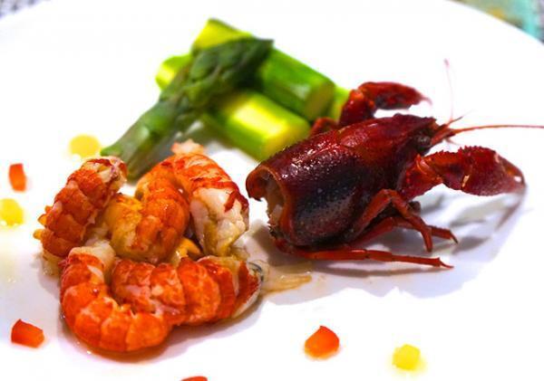 美味なるザリガニ＆トナカイ、伊勢丹北欧フェアの“珍料理”が人気