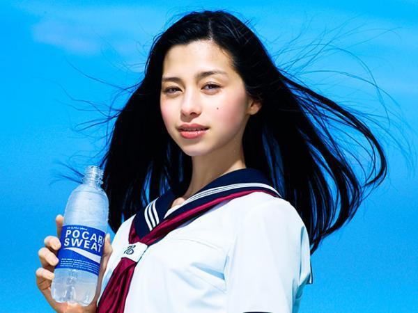中条あやみがセーラー服で疾走する！ 「ポカリスエット」新CMは学生にエール