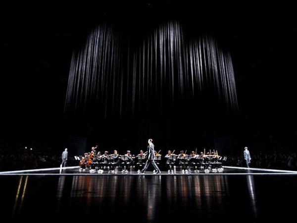 ディオールオム、中国で2015-16秋冬コレクションショー再現！