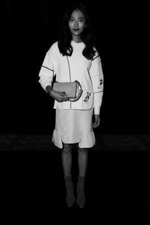 ディオールオム、中国で2015-16秋冬コレクションショー再現！