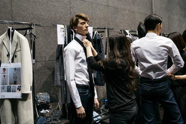 ディオールオム、中国で2015-16秋冬コレクションショー再現！