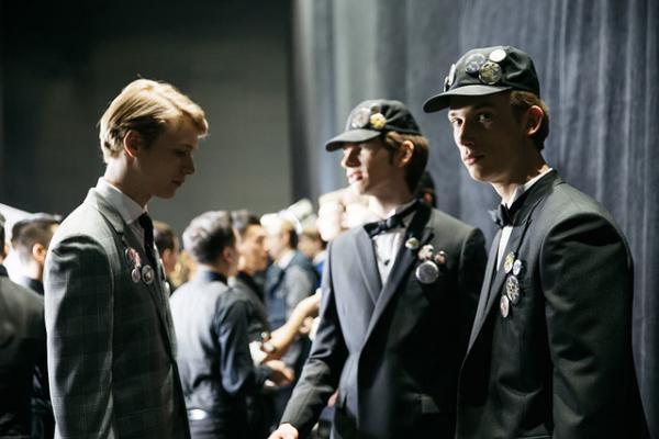 ディオールオム、中国で2015-16秋冬コレクションショー再現！