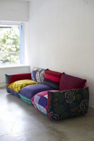 マリメッコも手がける鈴木マサル、傑作ソファー「マレンコ」をカラフルに