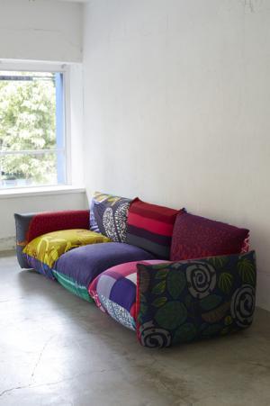 マリメッコも手がける鈴木マサル、傑作ソファー「マレンコ」をカラフルに