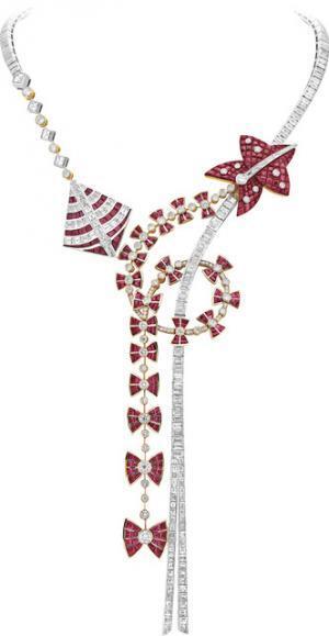 空に舞う凧のように軽やかな、ヴァンクリーフ＆アーペルの新ジュエリー