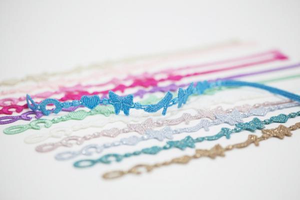 映画『シンデレラ』モチーフの刺繍ブレスレット、クルチアーニCから発売