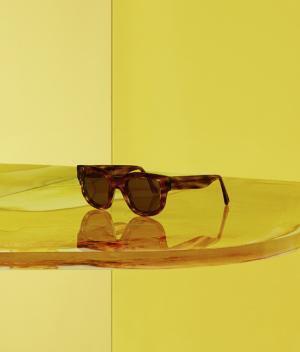 アクネ初のアイウェアコレクションがローンチ。音楽界のアイコンからインスパイア