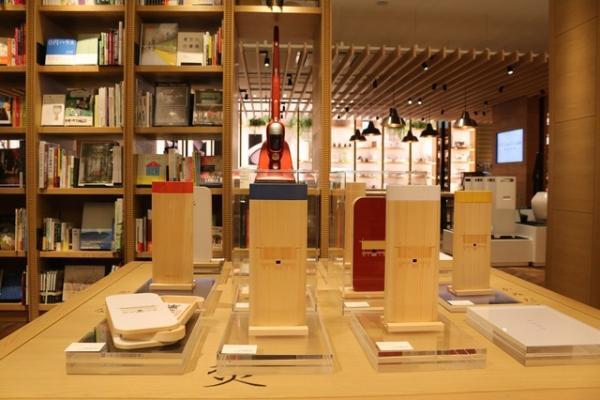 神棚からドローンまで、蔦屋家電が凄い！　アップルウォッチ、ukaのサロンも