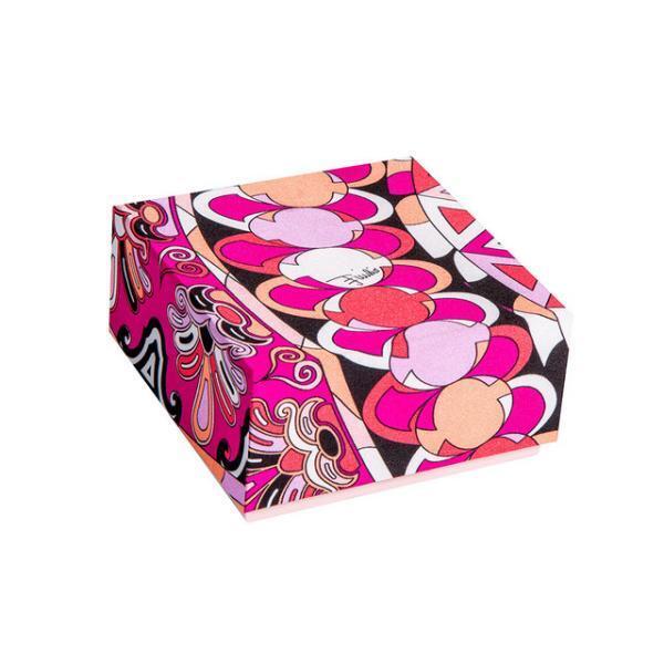 ラデュレ×エミリオ・プッチのコラボ。地中海のバカンスをイメージした鮮やかな限定マカロン＆ボックス登場