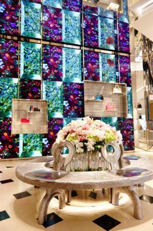 “花々は女性の次に美しい”--現代に受け継がれる、ムッシュ・ディオールの植物への深い愛