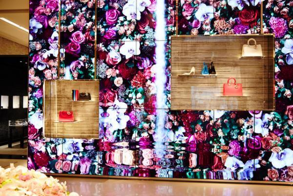 “花々は女性の次に美しい”--現代に受け継がれる、ムッシュ・ディオールの植物への深い愛