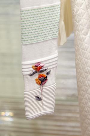 Diorのメゾン・シグネチャー、フラワーコードに会いに表参道ブティックへ