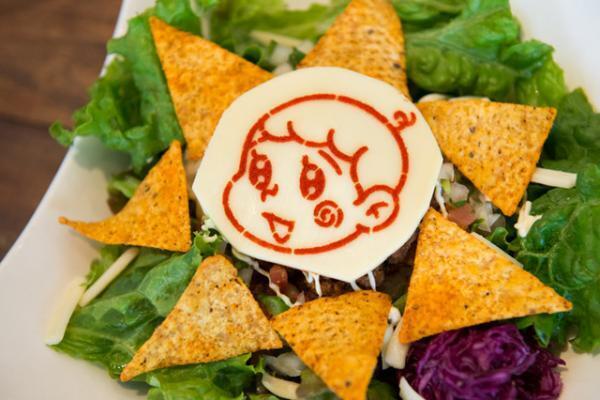 赤塚不二夫カフェが期間限定で原宿に登場。『バカボン』の世界を食で堪能