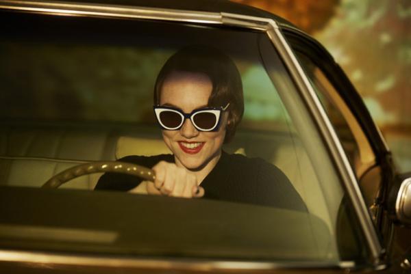 フェンディ新作サングラス「オルキデーア」登場。クロエ・ハウル主演ムービーも公開