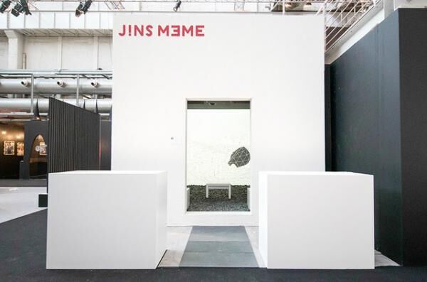 JINS MEMEを駆使した作品「MIND UNIVERSE」 in ミラノサローネ2015