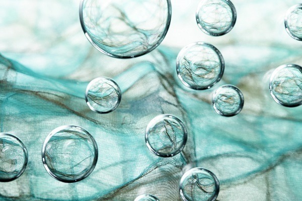 イッセイミヤケ「HaaT」、テキスタイルの魅力伝えるアーカイブ展が福岡に巡回