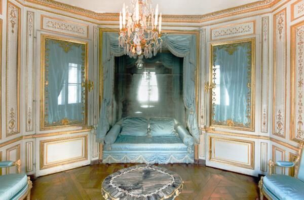 ヴェルサイユ宮殿と18世紀フランスをコンセプトにしたライフスタイルブランド「ロザ コンテス」が誕生