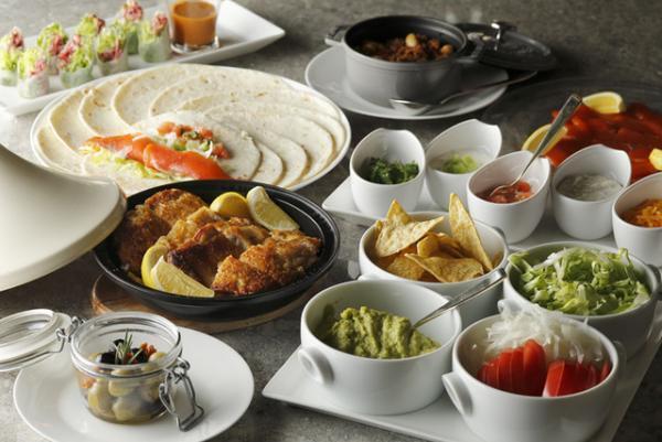 パレスホテル東京で夏の味覚を堪能、サマースイーツやカクテルを夏季限定発売