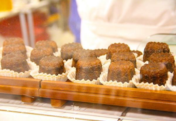 キャビア食べ比べに、ビスコット職人の伝統菓子。新宿伊勢丹「フランス展」スタート