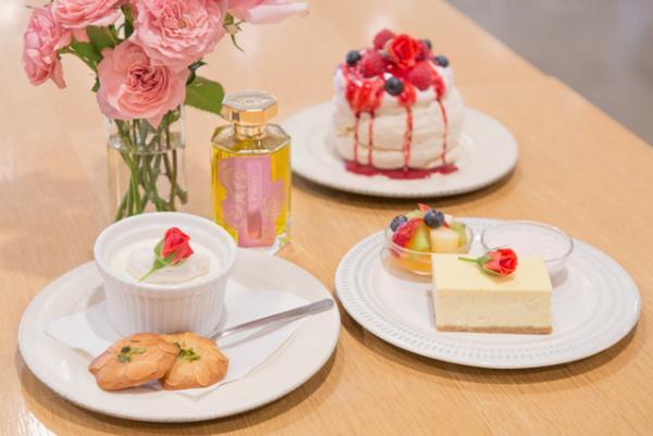 ラルチザンパフュームがローズベーカリーとコラボ。新作香水をイメージした限定メニューを展開