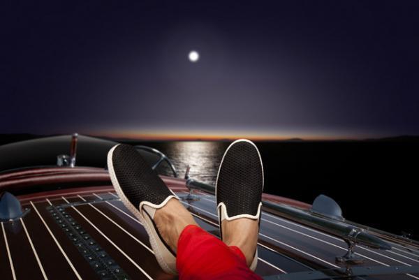 スリッポン「リヴィエラ」がInstagramキャンペーン、毎月10名にシューズプレゼント