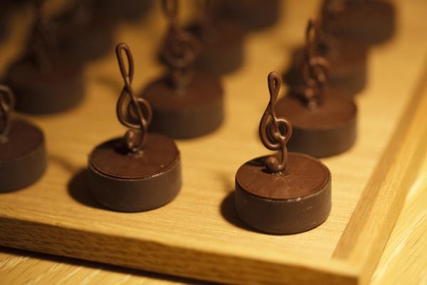 アンダーズ 東京、“サロン”プロジェクト本格始動。アート展や映画祭とコラボ