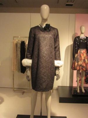 ドレスキャンプ岩谷俊和がTO BE CHICで初コレクション、三陽商会15-16AW展示会で発表