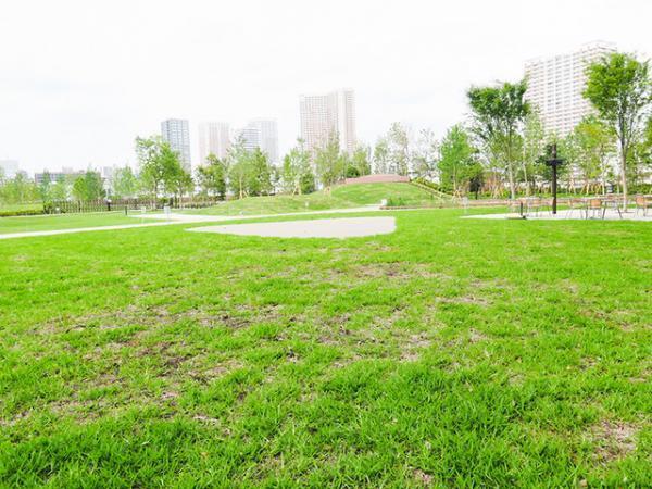 「品川シーズンテラス」お披露目。オフィスワーカーをサポートする最大級商業ゾーン誕生