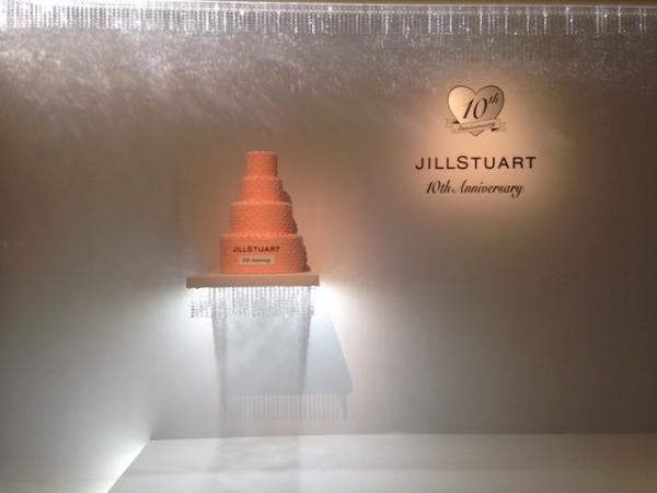 ジルスチュアート10歳のお誕生日、おめでとう！　山崎ナオコーラさん連載の恋愛小説にも注目【ライターブログ】