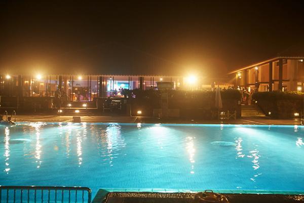 琉球の海に囲まれたコスモポリタンリゾート。陽が落ちた後の楽しみとは？【クラブメッド石垣島 vol.3】