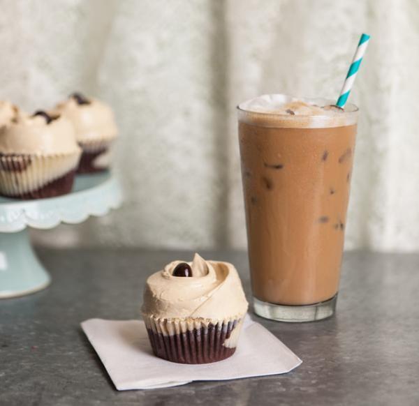 マグノリアベーカリー、“父の日”に向けたビターな大人のカップケーキ発売