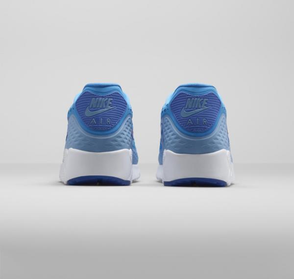 ナイキ「エアマックス90」に“裸足”で履く新モデル登場