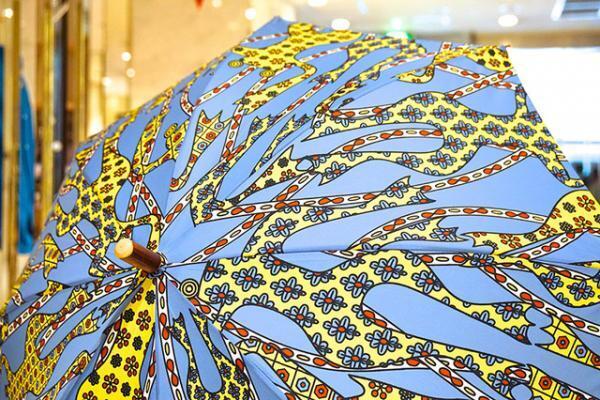 新宿伊勢丹、梅雨シーズンのアイテムを強化。Bon Bon Storeの傘、張り付きにくいネットタイツなど