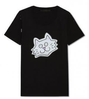 カール・ラガーフェルド、イラストレーターのティファニー・クーパーとコラボコレクション発売