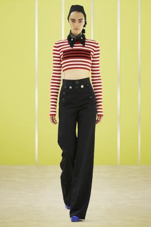 マーク ジェイコブスはキラキラ＆刺しゅうのフラワーで陽気なムード【16年リゾート】