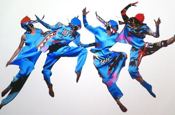 プリーツ プリーズ イッセイ ミヤケの企画展「PRISM」、代官山Tサイト内ギャラリーでついに開幕！