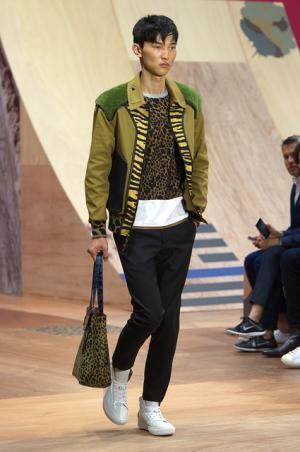 アメリカのサブカルチャーをリミックス。COACHのサイケなストリートスタイル【2016春夏メンズ】