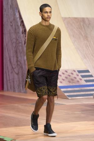 アメリカのサブカルチャーをリミックス。COACHのサイケなストリートスタイル【2016春夏メンズ】