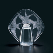 資生堂、香水瓶の秘蔵コレクション200点を初公開。バカラやルネ・ラリックに焦点