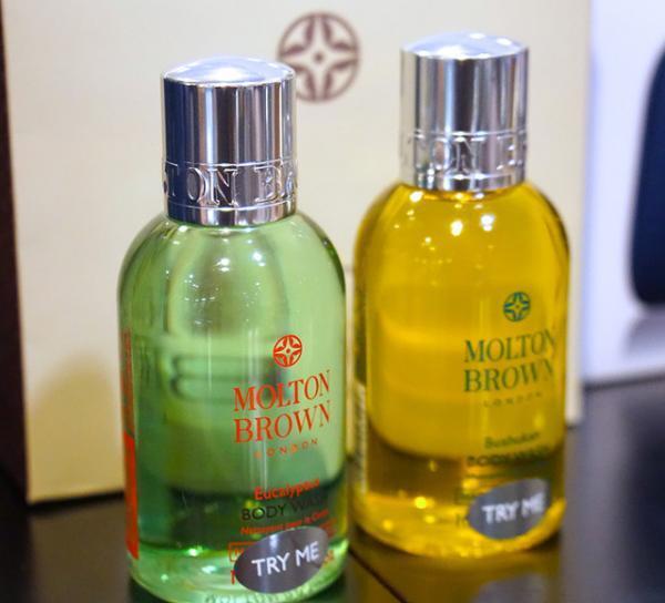 伊勢丹メンズが提案する、父の日の“コスメ”。クラランスやモルトンブラウンからキットが登場