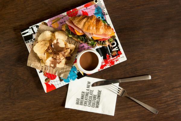 「マックス・ブレナー」夏季限定クールチョコレートスイーツ登場。日本初の“食事系”メニューも