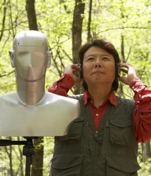 見せる「展示」としまう「保管」を両立、和紙×映像×音楽が融合したインスタレーション